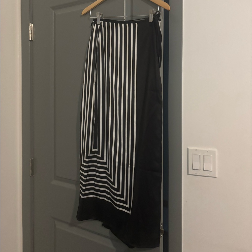 Commense Black and White Striped Skirt